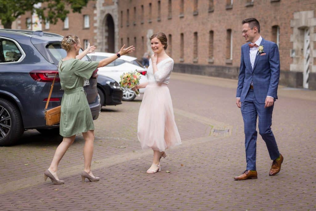 Fotos einer Hochzeit von einem Hochzeitsfotografen aus Wesel zeigen eine standesamtliche Trauung in der Zitadelle in Wesel