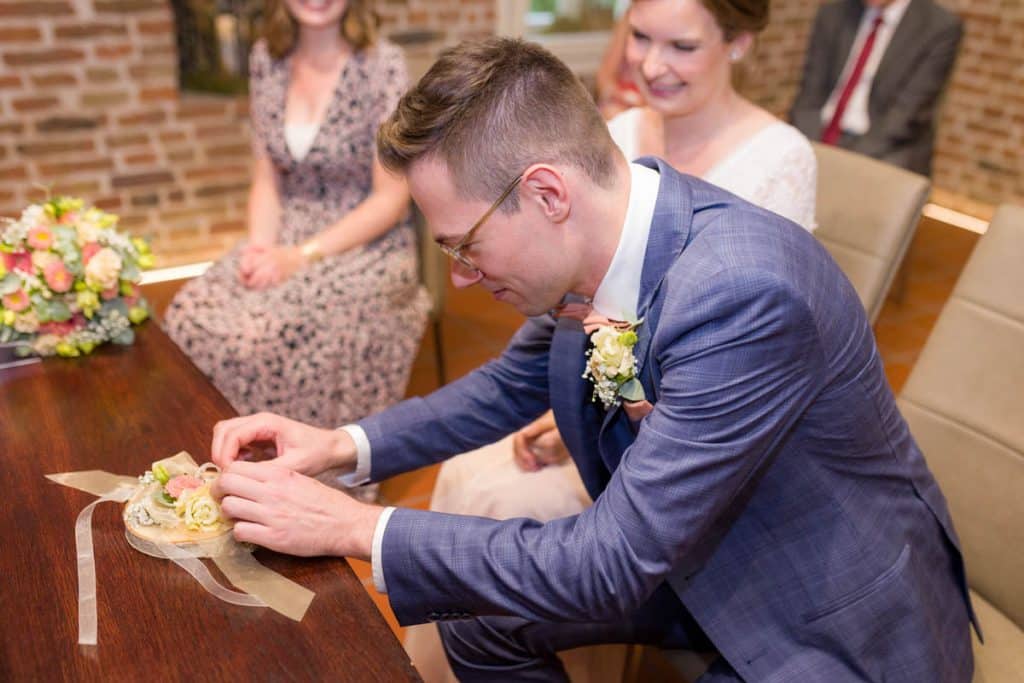 Fotos einer Hochzeit von einem Hochzeitsfotografen aus Wesel zeigen eine standesamtliche Trauung in der Zitadelle in Wesel