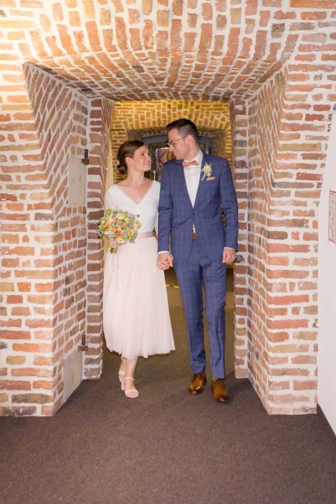 Fotos einer Hochzeit von einem Hochzeitsfotografen aus Wesel zeigen eine standesamtliche Trauung in der Zitadelle in Wesel