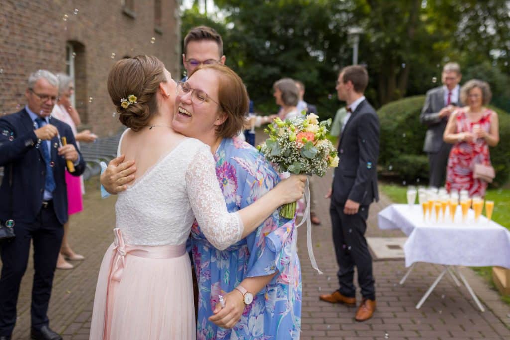 Fotos einer Hochzeit von einem Hochzeitsfotografen aus Wesel zeigen eine standesamtliche Trauung in der Zitadelle in Wesel