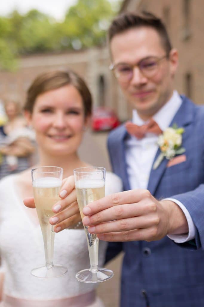 Fotos einer Hochzeit von einem Hochzeitsfotografen aus Wesel zeigen eine standesamtliche Trauung in der Zitadelle in Wesel