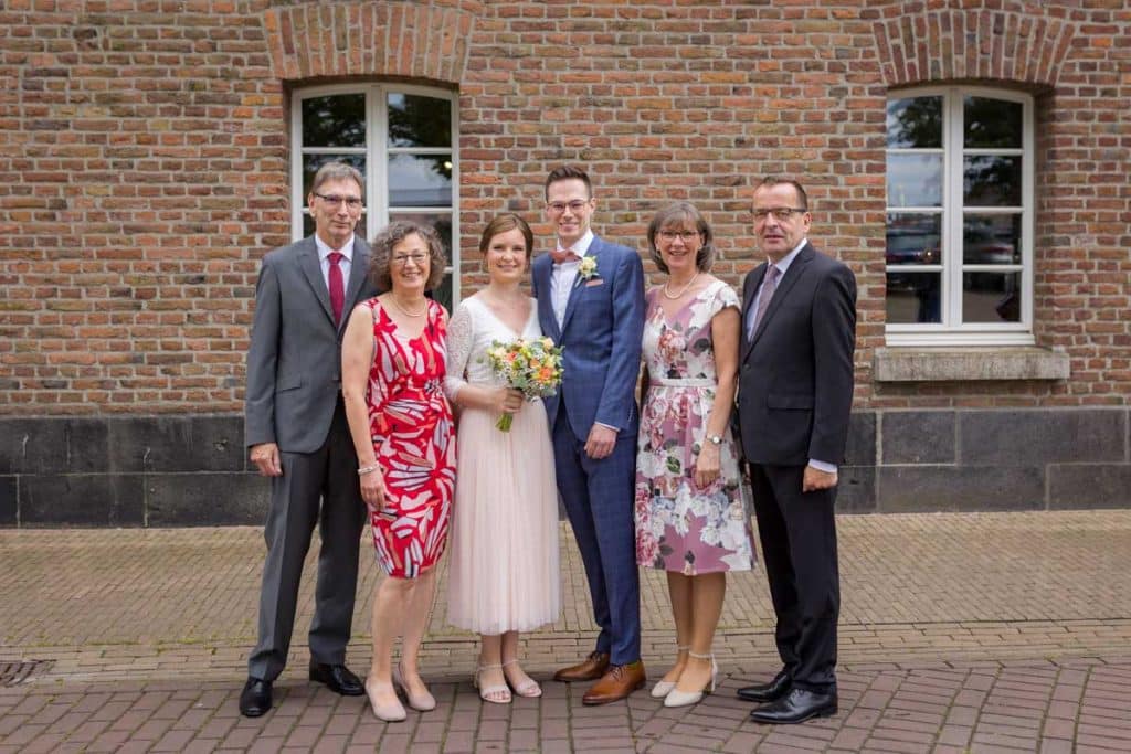 Fotos einer Hochzeit von einem Hochzeitsfotografen aus Wesel zeigen eine standesamtliche Trauung in der Zitadelle in Wesel