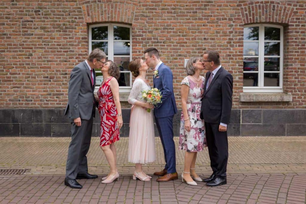 Fotos einer Hochzeit von einem Hochzeitsfotografen aus Wesel zeigen eine standesamtliche Trauung in der Zitadelle in Wesel