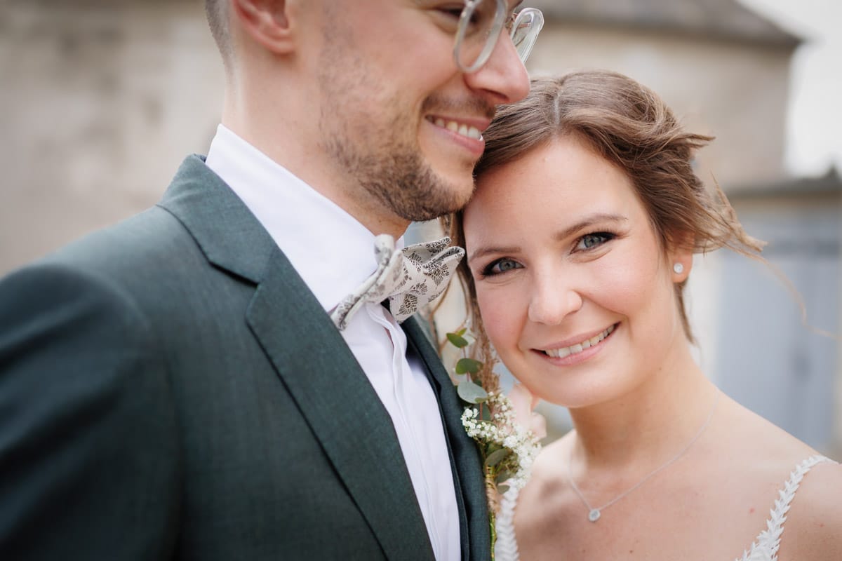 Fotoshooting nach Kirchlicher Trauung Hochzeitsfotograf Wesel Kirche in Rheinberg